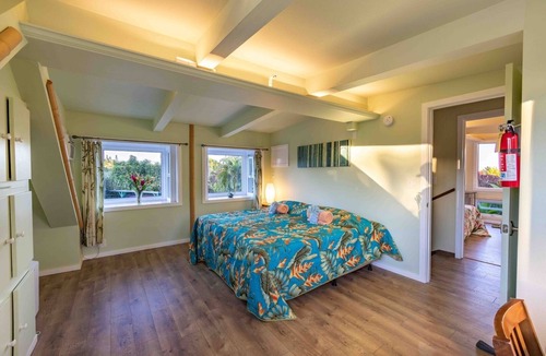 Huelo Resort | Bamboo Room Farm Stay in Haiku on Road to Hana