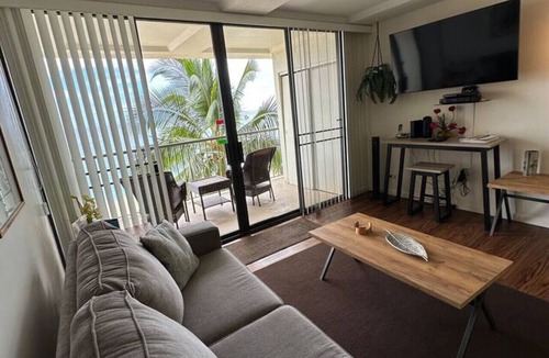 Makaha Apartment | Beach Front Condo - Makaha