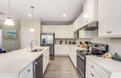 Ocean View House | Beach retreat home with covered patio, W/D, fast WiFi, and central AC