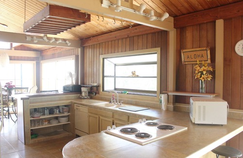 Mokuleia House | Beachfront Beauty $5900 PER MONTH