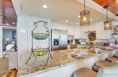 Makaha Condo | Beachfront Condo w/Amazing Views in Makaha Beach