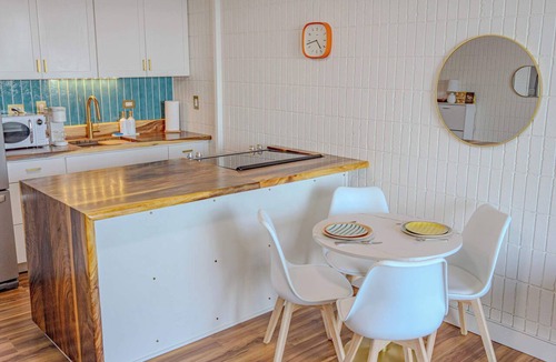 Punaluu Condo | Beachfront Condo w/Stunning Ocean Views