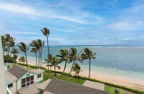 Punaluu Condo | Beachfront Condo w/Stunning Ocean Views