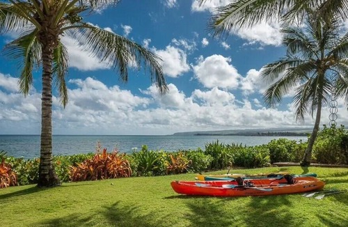 Waialua House | Beachfront Estate Now Available for 5 to 7 Night Stays!