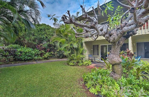 Wailua Condo | Beachfront Kapaa Studio with Lanai, Pool & BBQ to Unwind