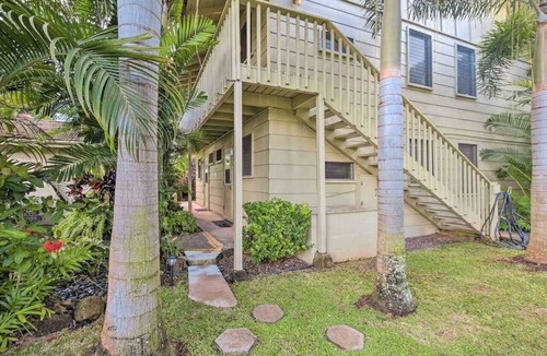 Wailua Condo | Beachfront Kapaa Studio with Lanai, Pool & BBQ to Unwind