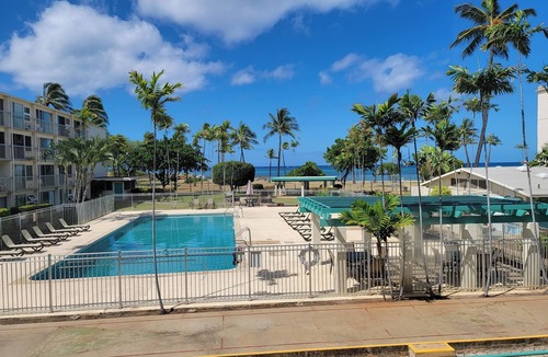 Makaha Apartment | Beautiful Beachfront Condo in Makaha
