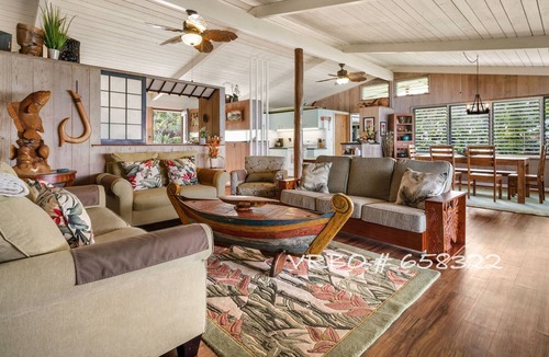 Kahaluu Bay House | 🌺Beautiful gated Private Oceanfront Home, beautiful tiled pool & Spa