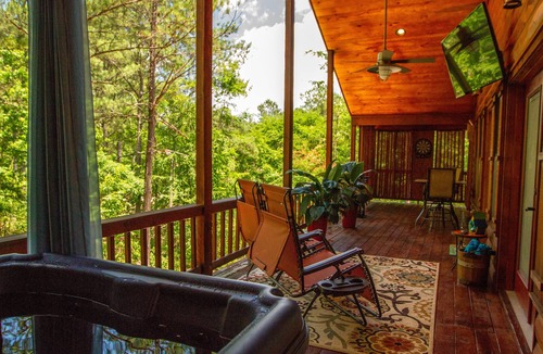 Broken Bow Cabin | Beavers Bend State Park entrance 259A , Southern Hill Addition; Wood Knot Cabin