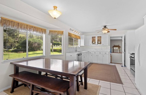 Kamuela House | BEST PLACE TO STAY! Close to Town and World Class Beaches!