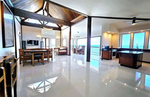 Kapoho House | Breathtaking Oceanfront Home on Lava Rock Beach.
