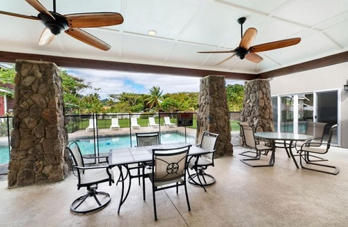 Hauula Villa | Breathtaking Villa with Swimming Pool and Fantastic Sights in Hauula, Hawaii