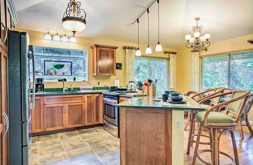 Ohia Estates House | Breezy Home, 4 Mi to Volcanoes Nat'l Park!