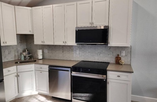 Cheyenne House | Bright modern retreat, minutes from downtown, brand new townhome with AC