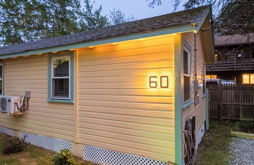 Alton Bay Cabin | Cabin 60 at Historic Sandy Point Resort W/Boat Slip and Onsite Boat Ramp