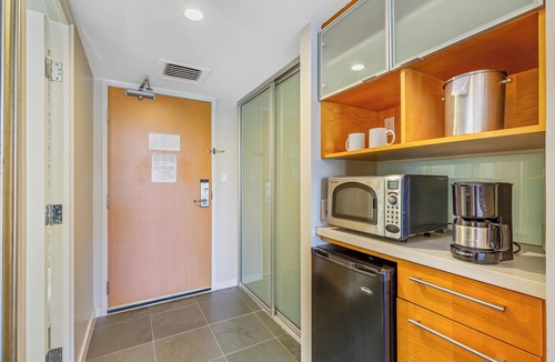 Ala Moana Apartment | Castle at Ala Moana Hotel