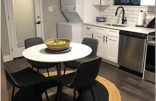 South Shore House | Charming 2-bedroom space with AC, WiFi in amazing Chicago