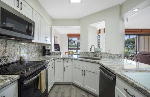 Hanamaulu Condo | Charming 2-bedroom Villa A/C, Pool, hot tub, Beach Front property, Free Parking!
