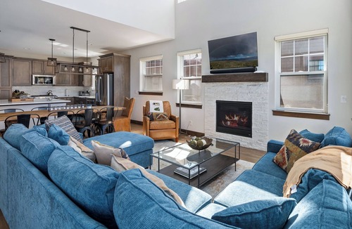 Rendezvous House | Charming home w/decks & hot tub