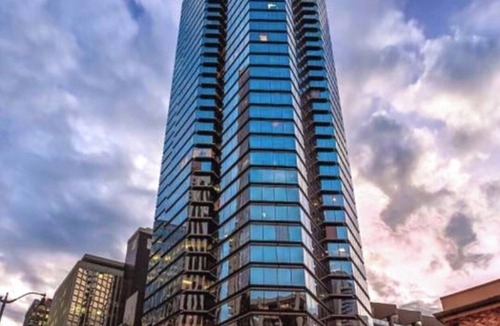 Downtown Honolulu Condo | Chic studio condo with Free Parking & AC in vibrant Downtown Honolulu