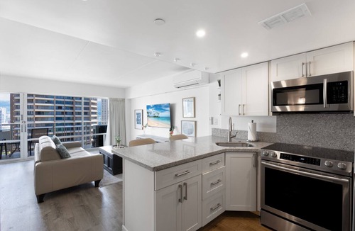 Waikiki Condo | City Lights, Mountain View! Ilikai Hotel, One-Bedroom, Renovated & updated!