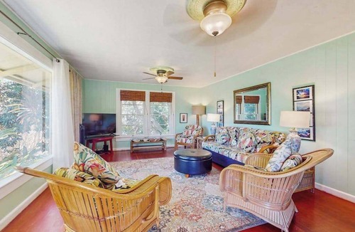 Papaikou House | Classic Country Home Near Hilo with Room to Roam