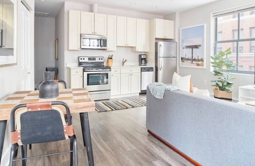 Boston Financial District Apartment | Comfy Financial District 1br | Keyless Entry