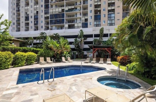 Diamond Head - Kapahulu - St. Louis Condo | Condo in Sky with Amenties