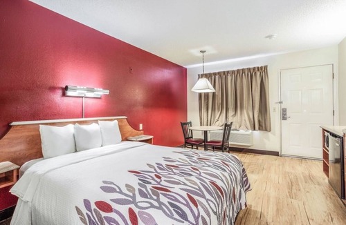 Allison Hotel | Contemporary Gallup 1 Unit Route 66