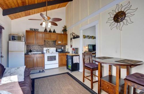 Kalaoa House | Cozy Kona Coast Apt w/Lanai ~ 8 Miles to Beach!