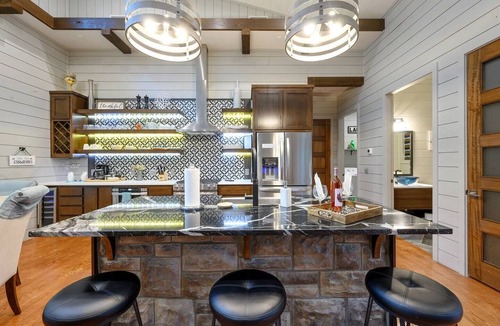 Hochatown House | Cozy Retreat -Pool Table, Custom Swing Set,EV Charger
