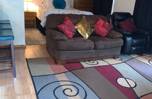 Ewa Gentry House | Cozy studio- 5 min away from shopping center