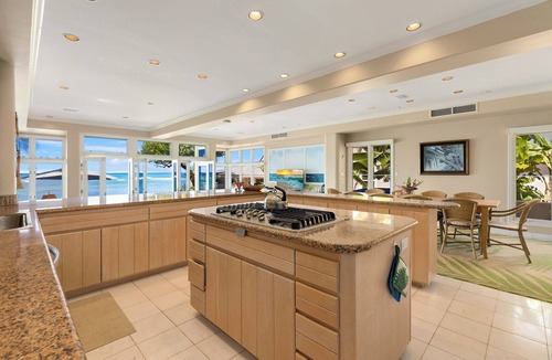 Diamond Head - Kapahulu - St. Louis House | Diamond Head Surf House: Gold Coast Oceanfront Home w/AC & Gorgeous Views