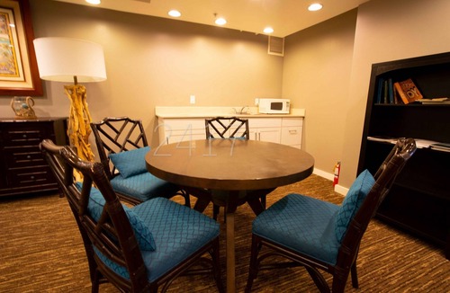 Hanamaulu Hotel | ~Discounted Four Stars Oceanfront Resort Lihue, Kauai free Wine+Chocs+Snacks~
