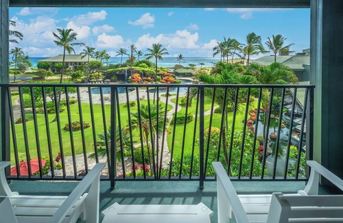 Hanamaulu Hotel | Discover a Beachfront Escape in Picturesque Kauai