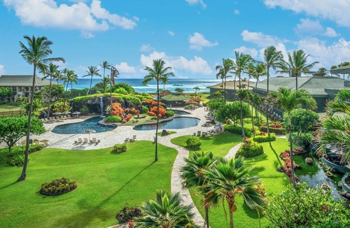 Hanamaulu Hotel | Discover a Beachfront Escape in Picturesque Kauai