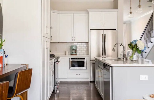 Hitch Village - Fred Wessels Homes House | Downtown Riverfront Luxury Townhome