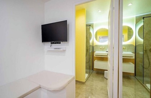 Old Town Apartment | Duplex flat - Hyper centre St Tropez