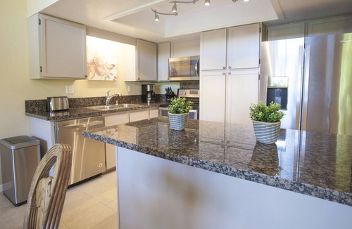 Princeville House | Elegant Princeville Townhouse! Walk To Beach! - Free WiFi