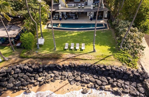 Halama Street Villa | Enjoy great ocean views & whale watching as humpback whales along the coastline.