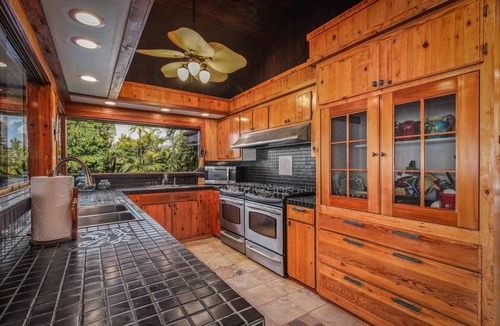 Kahaluu-Keauhou House | Experience luxury at Hale Alii Honu Kai in Kailua Kona—3BR, pool, and space for 9.