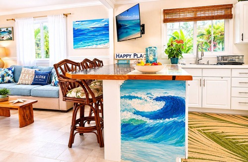 Waimanalo Beach Ski Chalet | Extended-Stay Beach Retreat with Newly built guest wing Sleeps 7 beach access