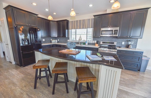 Long Neck House | Family fun - waterfront, beach, pools, pet friendly!