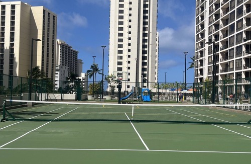 Waikiki Condo | Fully Remodelled View Condo with Free Parking, Pool, Hottub, Sauna, Tennis Court