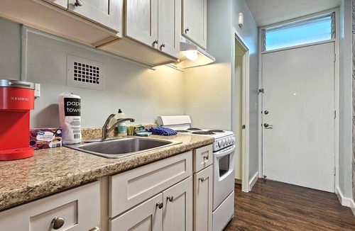 Waikiki Apartment | Furnished monthly rental Waikiki Neighborhood 302
