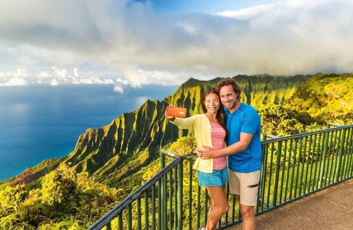 Wailua Condo | G301 - Extra Large Ocean View Corner Suite in Kapaa, Steps to Beach, AC, Pool!