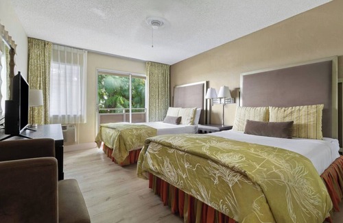 Wailua Hotel | Garden Oasis: Reconnect with Nature! Room w/Balcony! 3 Outdoor Pools + Parking