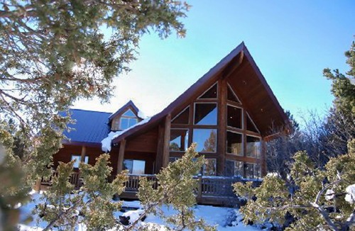 Long Valley Junction House | Gorgeous 5-Star Chalet Mid-way Between Bryce & Zion - Read our reviews!