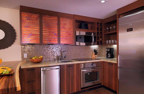 Waikiki Resort | Grand Islander HGVC HV Beachfront Resort & Spa