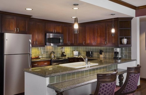 Waikiki Resort | Grand Islander HGVC HV Beachfront Resort & Spa